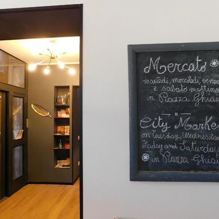 Piumaviola Beds & Apartments Parma Ngoại thất bức ảnh