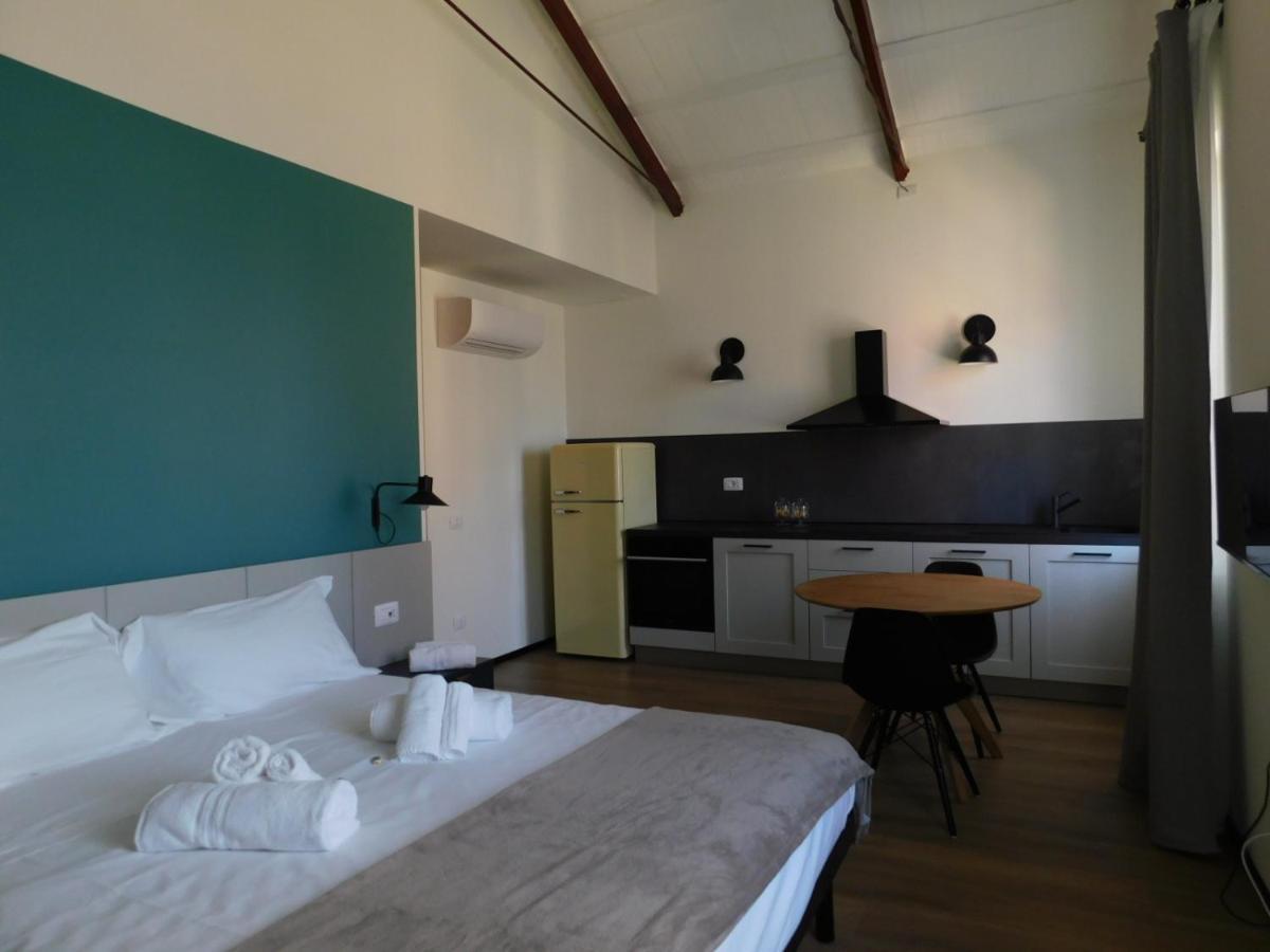 Piumaviola Beds & Apartments Parma Ngoại thất bức ảnh