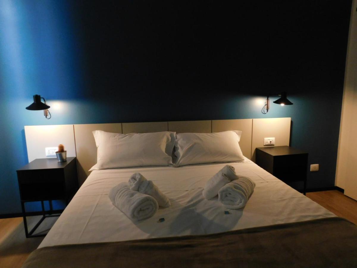 Piumaviola Beds & Apartments Parma Ngoại thất bức ảnh