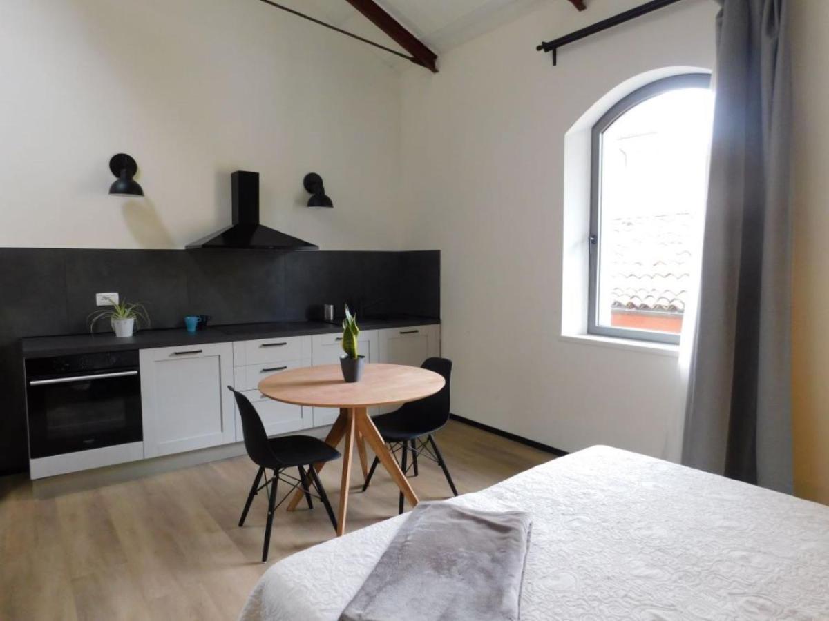 Piumaviola Beds & Apartments Parma Ngoại thất bức ảnh