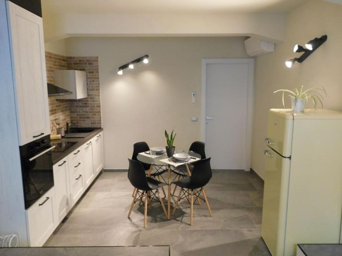 Piumaviola Beds & Apartments Parma Ngoại thất bức ảnh