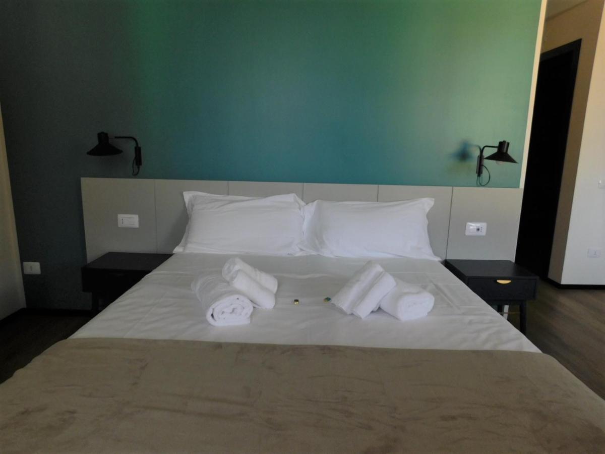 Piumaviola Beds & Apartments Parma Ngoại thất bức ảnh