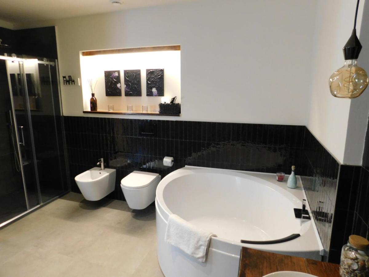 Piumaviola Beds & Apartments Parma Ngoại thất bức ảnh